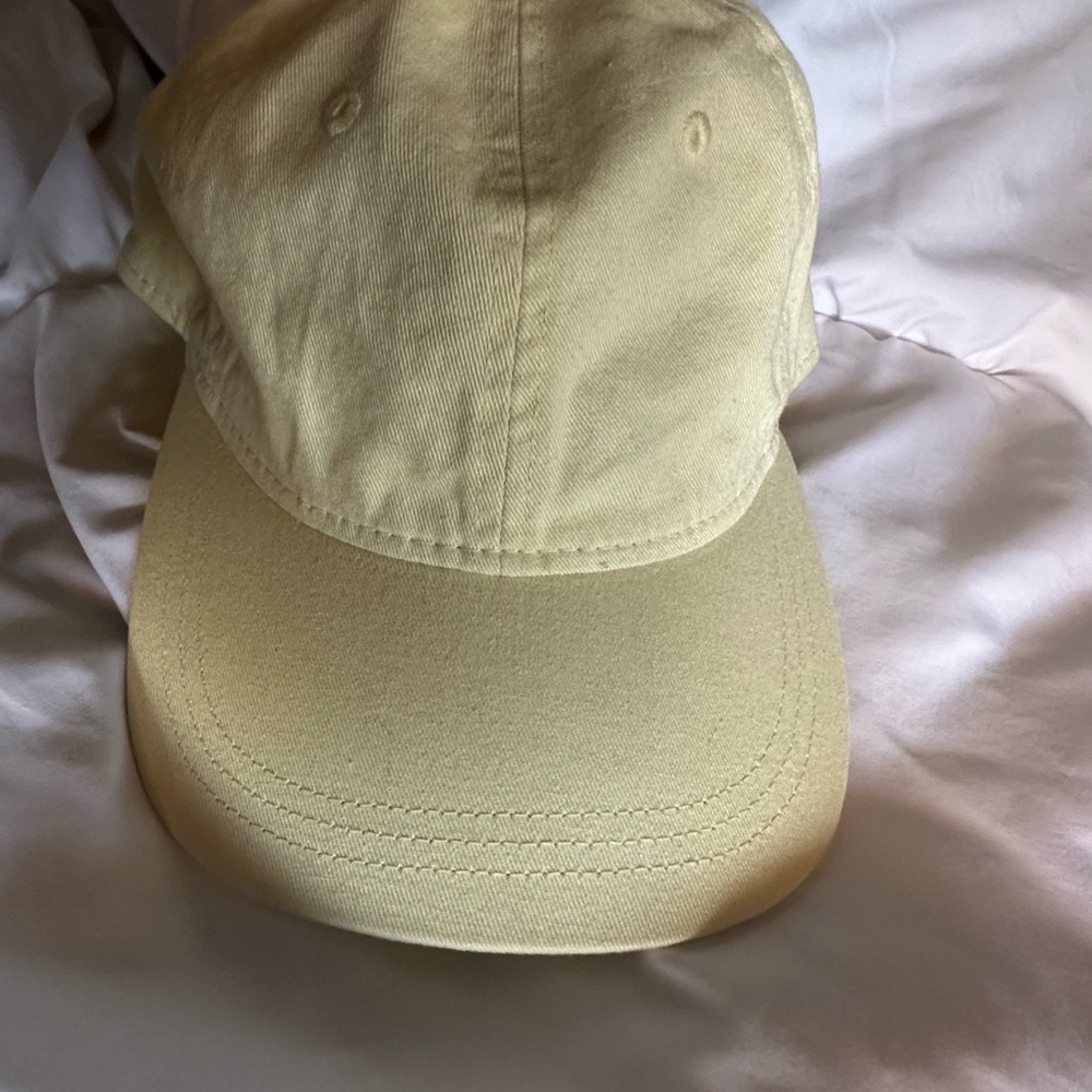 Universal Thread yellow Tan Cap